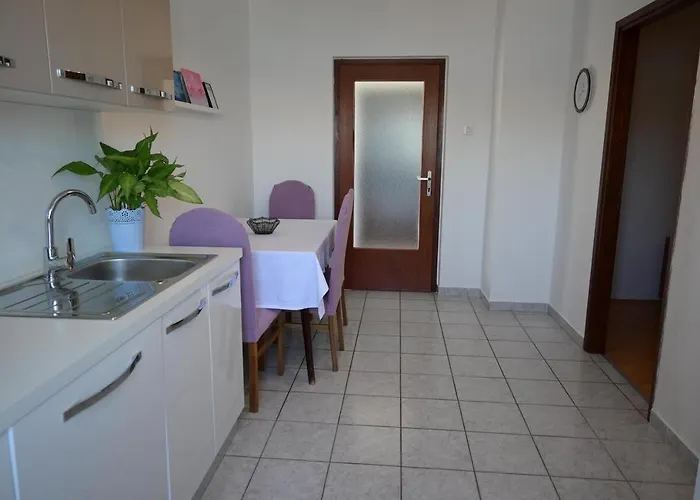 With Parking Space Pag - 9388 Pag Town