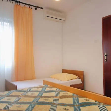 With Parking Space Pag - 9388 Pag Town