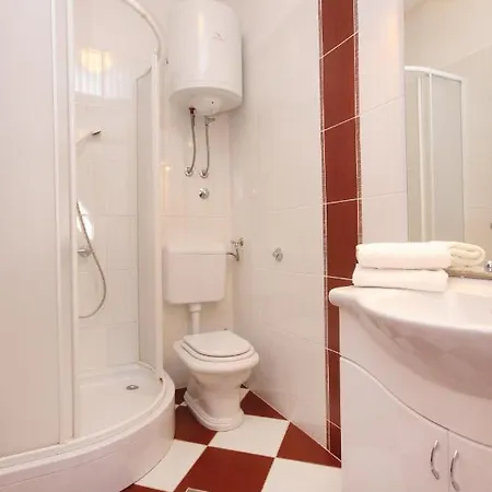 Apartment With Parking Space Pag - 9388